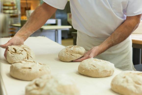 Fabrication de pains en boulangerie